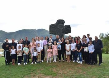 U obitelji Tomić kršteno deseto dijete!