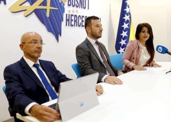 Stranka za BiH radikalizira Bošnjake: Podnose tužbu protiv Schmidta i Hrvatske