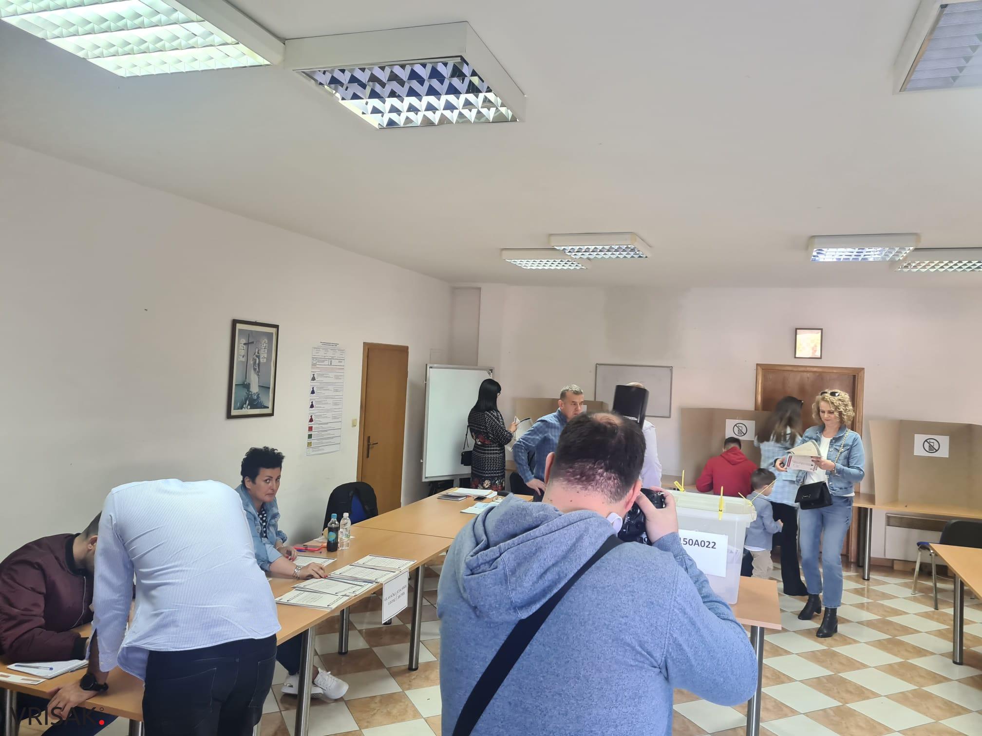 U Širokom Brijegu do 16 sati izlaznost 41 posto