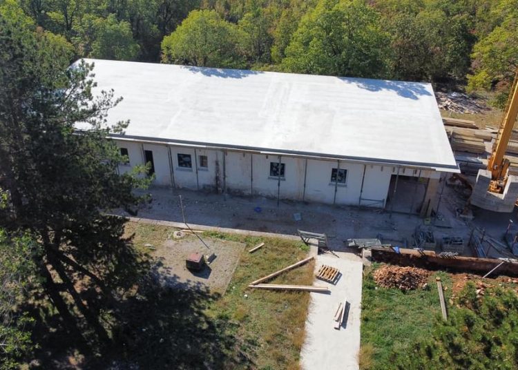 Široki Brijeg: U tijeku rekonstrukcija škole u Dobrkovićima