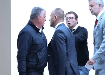 Zekanović izbačen s Antikorupcijskog vijeća pa se skoro potukao s Buljem!