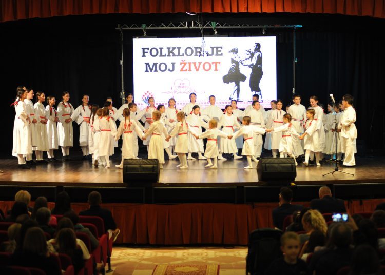 Veličanstven folklorni koncert u čast pokojnog Marija Pinjuha