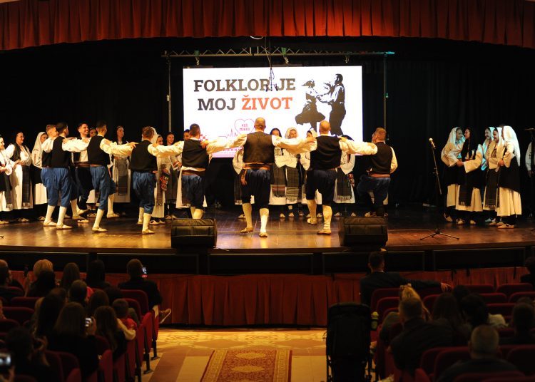 Veličanstven folklorni koncert u čast pokojnog Marija Pinjuha