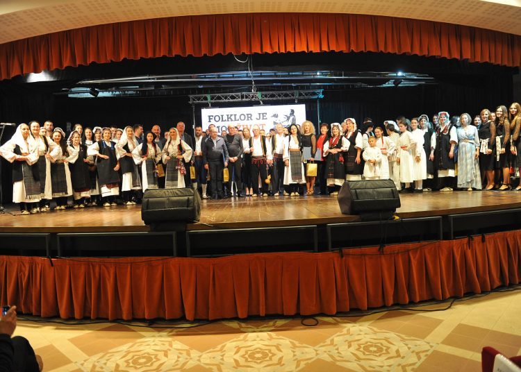 Veličanstven folklorni koncert u čast pokojnog Marija Pinjuha