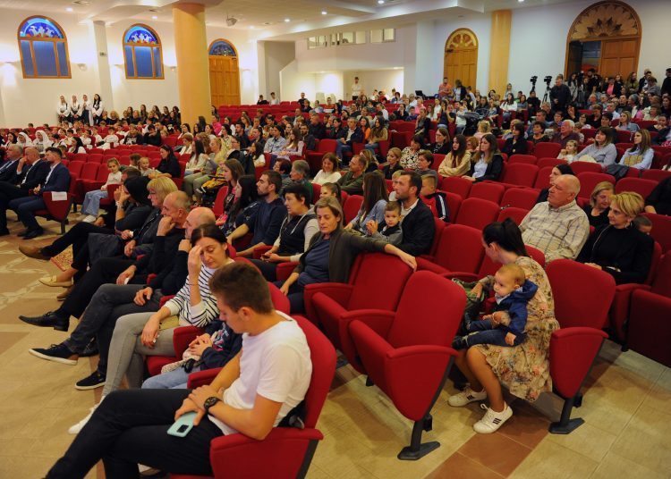 Veličanstven folklorni koncert u čast pokojnog Marija Pinjuha