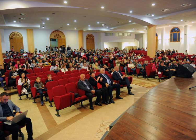 Veličanstven folklorni koncert u čast pokojnog Marija Pinjuha