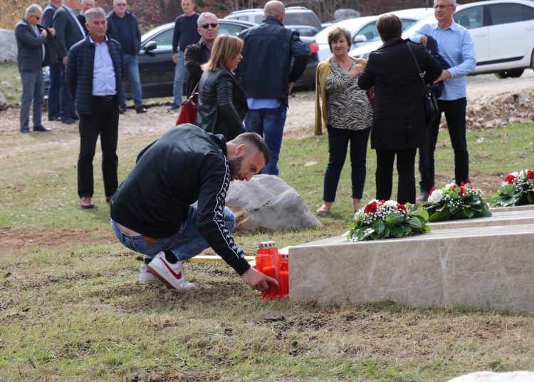 Obnovljen spomenik duvandžijama na Rosuljama