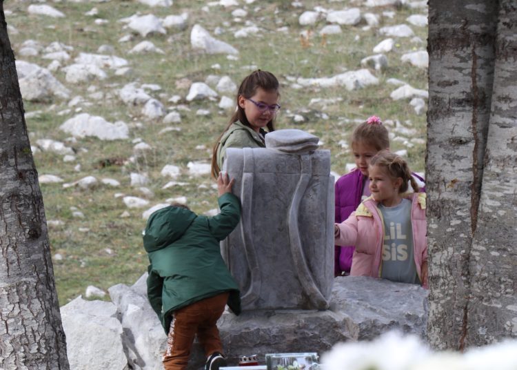 Obnovljen spomenik duvandžijama na Rosuljama