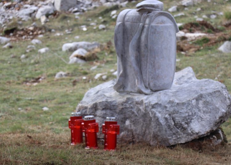 Obnovljen spomenik duvandžijama na Rosuljama