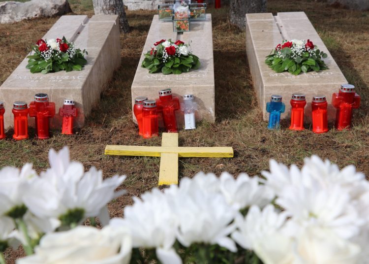 Obnovljen spomenik duvandžijama na Rosuljama