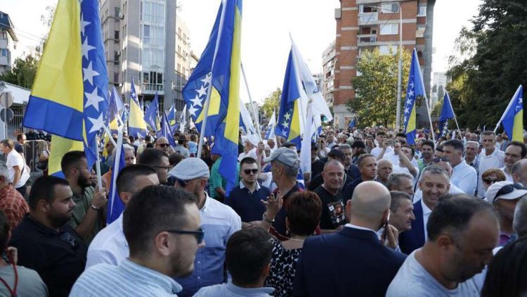 Jačaju udari na kritičare iz političkog Sarajeva