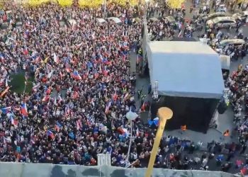 Tisuće Čeha na ulicama traže prijevremene izbore i izravne pregovore s Rusijom oko plina