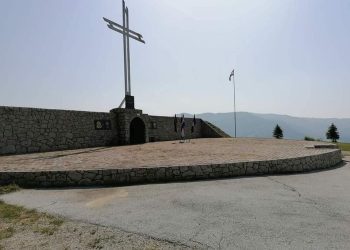 Oštećen spomenik poginulim braniteljima HVO-a na Pješčari, skinuta zastava hrvatskog narod