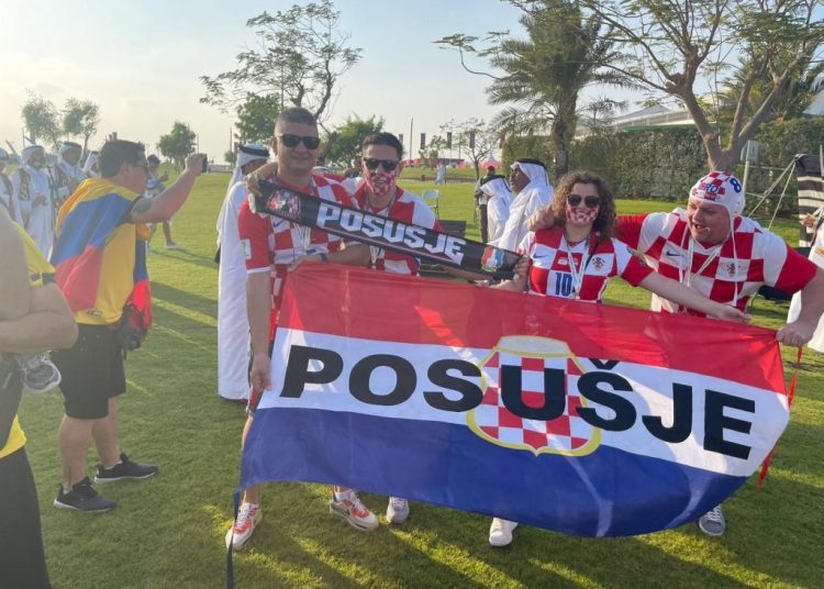 Posušani su u Katru, a s njima i posuška zastava