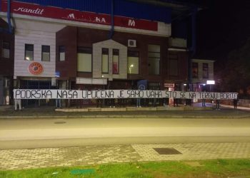 Škripari poslali jasnu poruku ispred stadiona Pecara