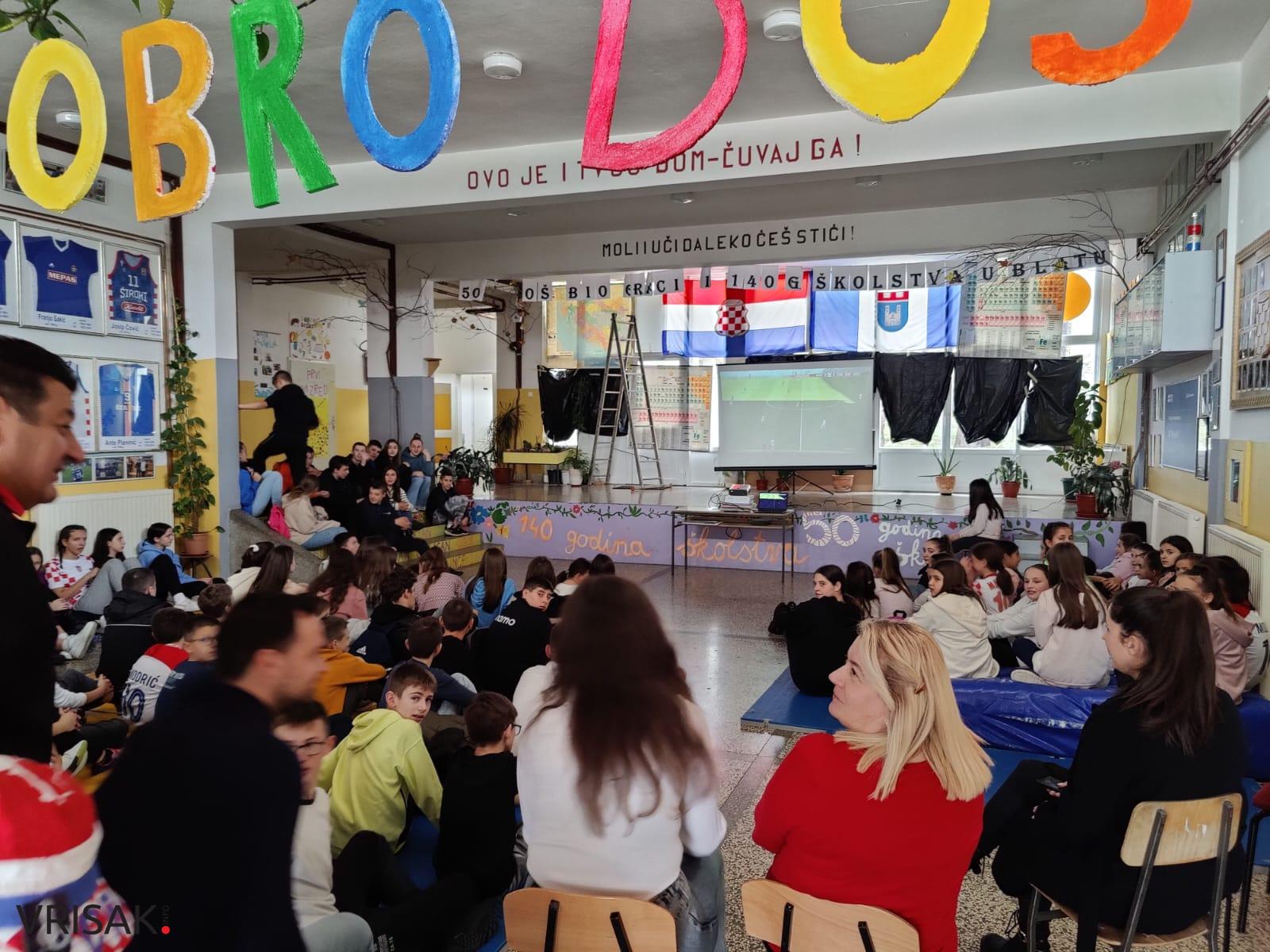 Svi za Hrvatsku! Zajedničko gledanje utakmice u školi u Biogracima