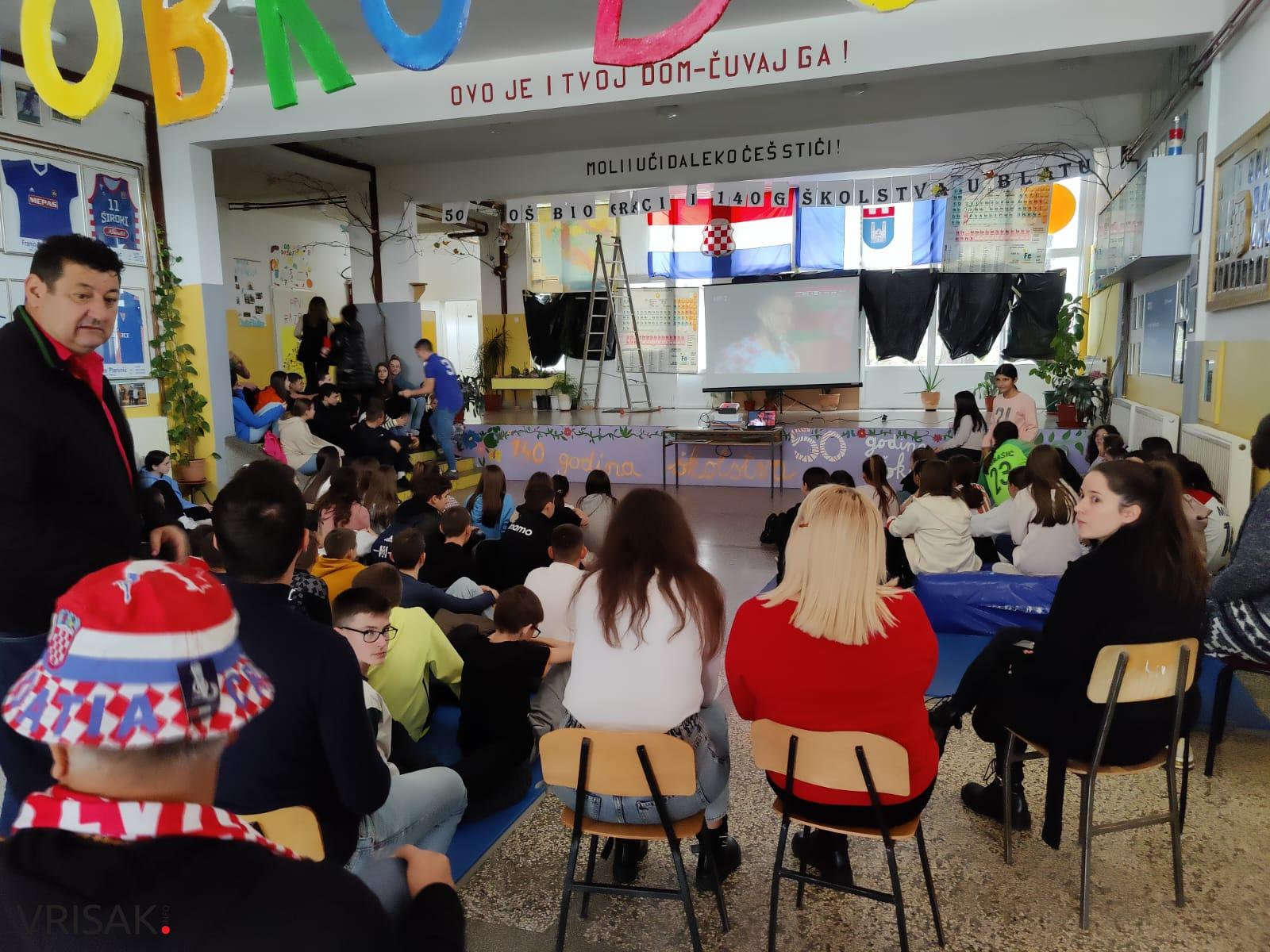 Svi za Hrvatsku! Zajedničko gledanje utakmice u školi u Biogracima