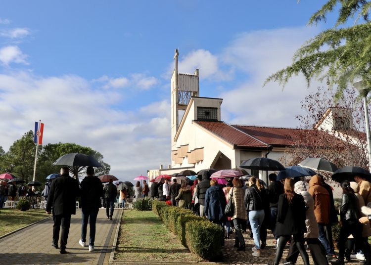 Turčinovići: Proslavljen blagdan Gospe od Zdravlja i 40 godina crkve