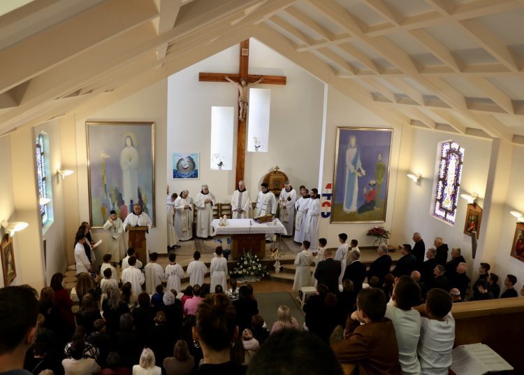 Turčinovići: Proslavljen blagdan Gospe od Zdravlja i 40 godina crkve