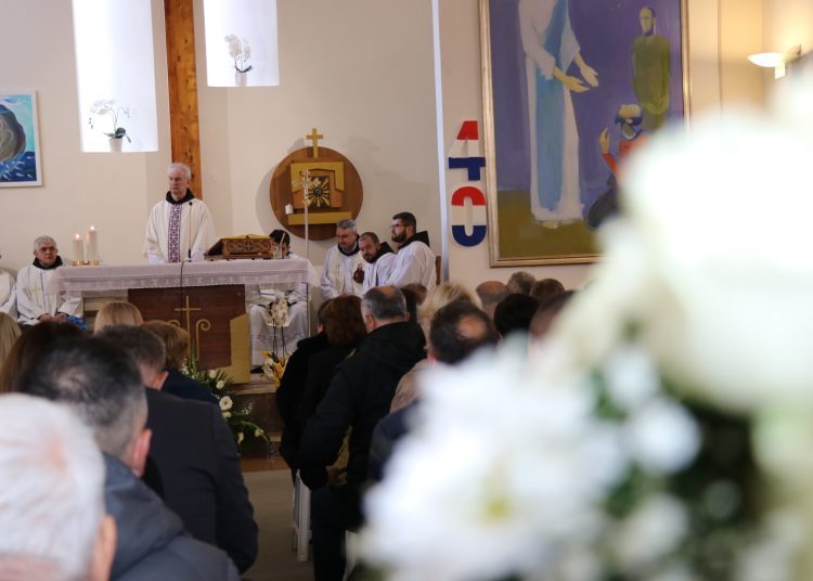 Turčinovići: Proslavljen blagdan Gospe od Zdravlja i 40 godina crkve
