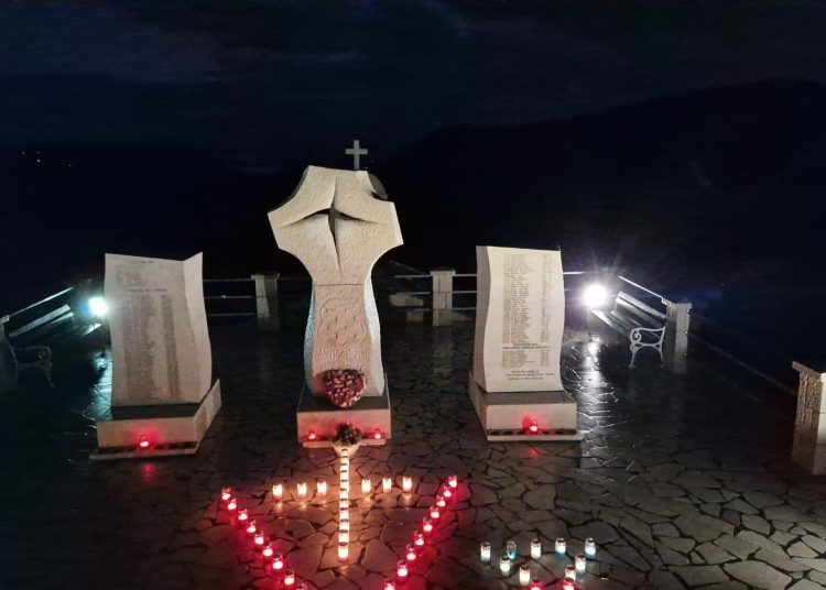 Večer sjećanja u Crnim Lokvama: Zvona i svijeće za Vukovar, Škabrnju i sve poginule i nestale hrvatske branitelje