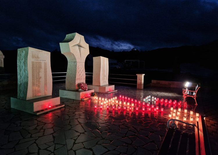 Večer sjećanja u Crnim Lokvama: Zvona i svijeće za Vukovar, Škabrnju i sve poginule i nestale hrvatske branitelje