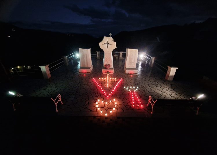 Večer sjećanja u Crnim Lokvama: Zvona i svijeće za Vukovar, Škabrnju i sve poginule i nestale hrvatske branitelje