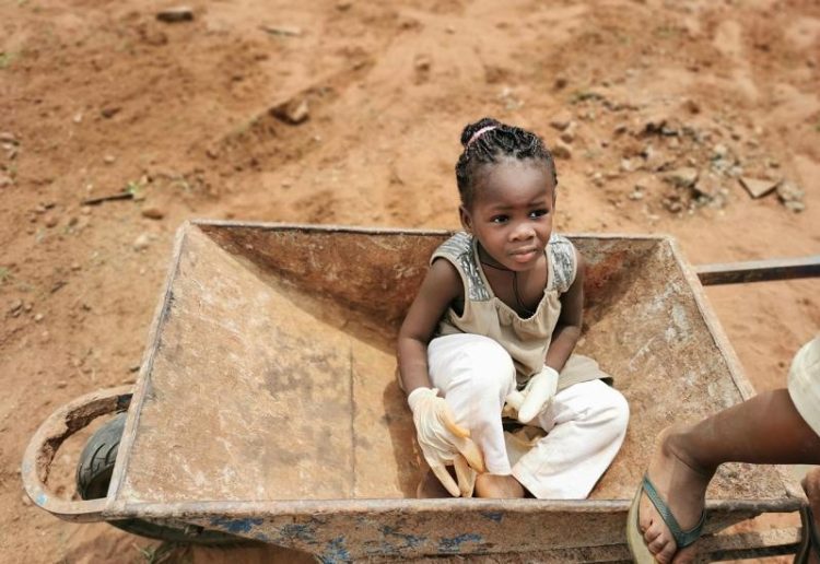 Široki Brijeg: Humanitarna izložba fotografija iz Afrike ”U iščekivanju svjetla”