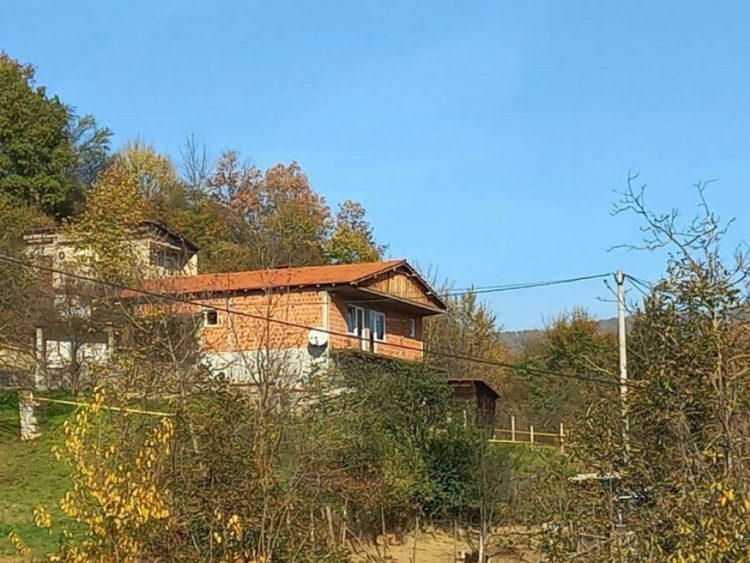 Žena čije tijelo su našli u šahtu je zadavljena, sin joj je smješten na psihijatriju: “Često ju je maltretirao”