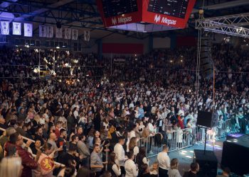 Pogledajte kako je bilo na koncertu ‘Vatra’ u prepunoj dvorani Pecara