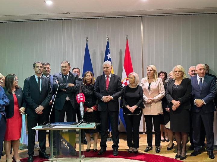 Brojni visoki dužnosnici na Božićnom prijemu kod Čovića