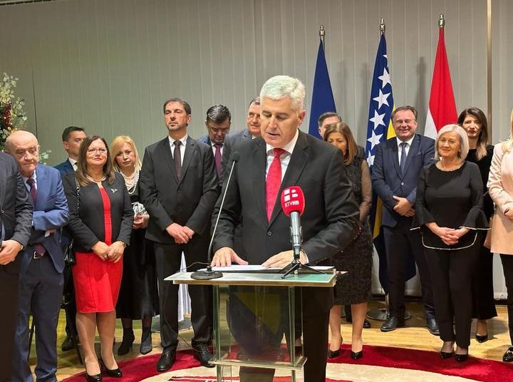 Brojni visoki dužnosnici na Božićnom prijemu kod Čovića