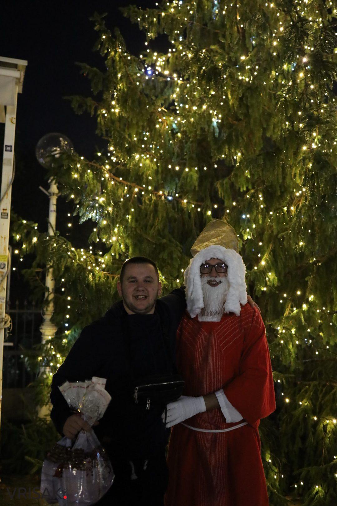 Sveti Nikola darivao najmlađe Širokobriježane (FOTO)