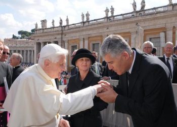 Čović o papi Benediktu XVI: Njegov trag u katoličkoj zajednici nikada neće biti zaboravljen