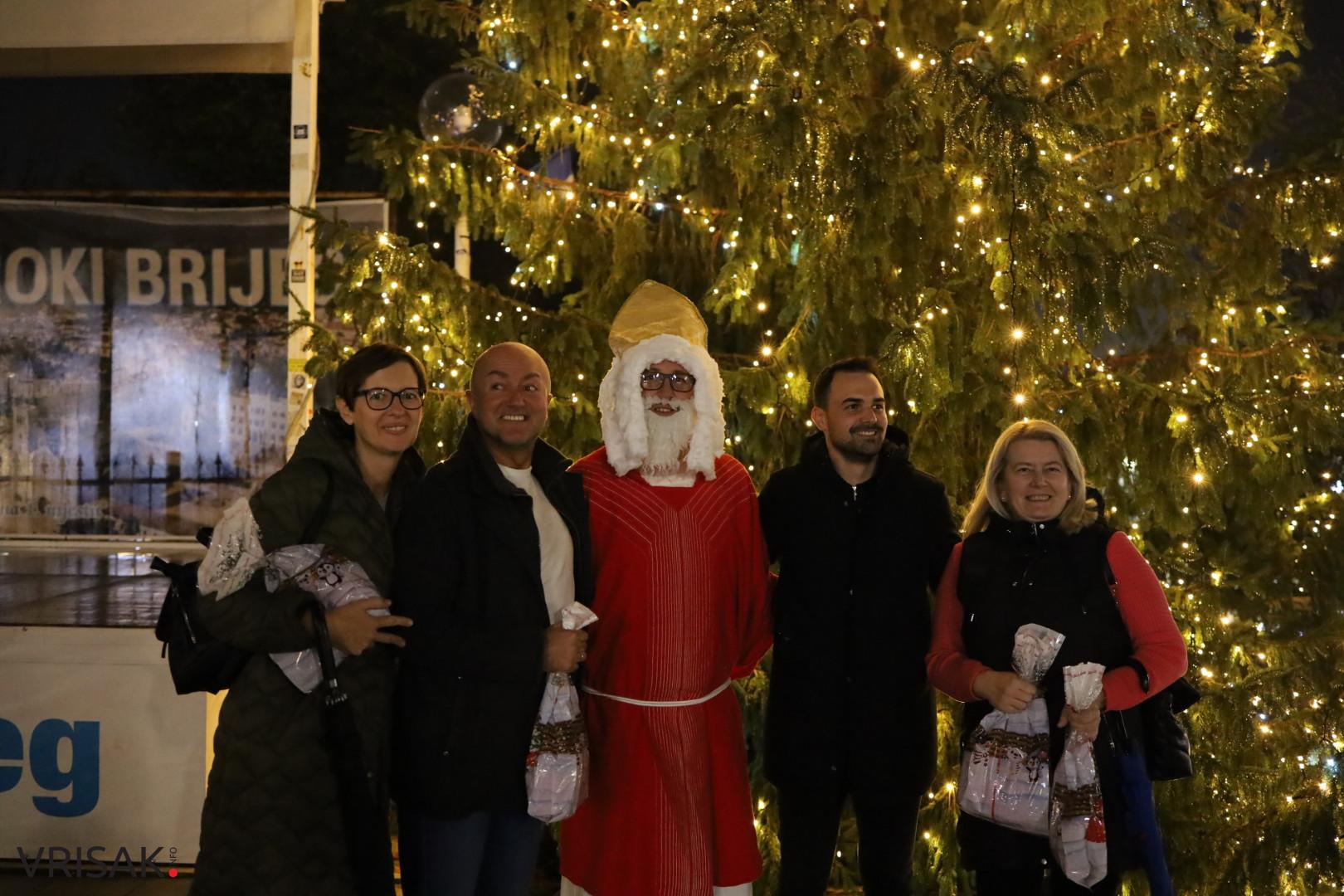 Sveti Nikola darivao najmlađe Širokobriježane (FOTO)