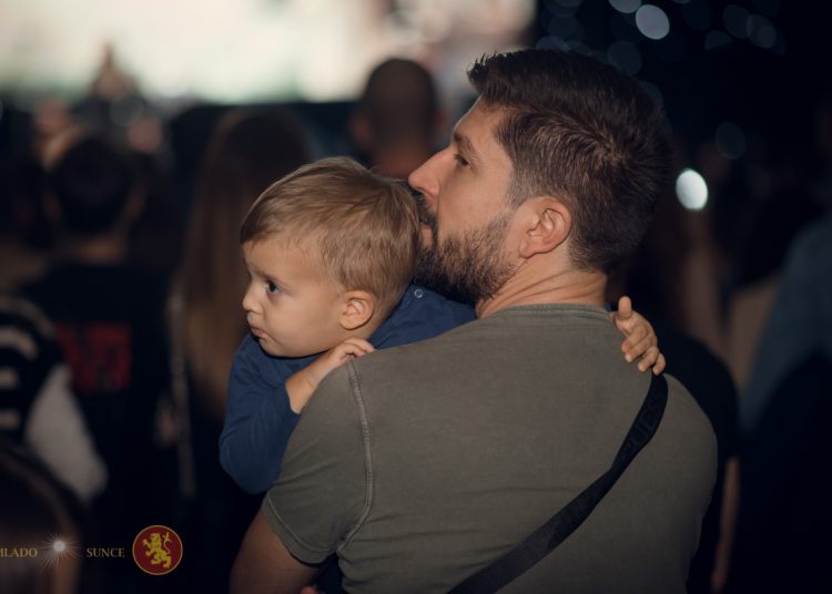 Pogledajte kako je bilo na koncertu ‘Vatra’ u prepunoj dvorani Pecara