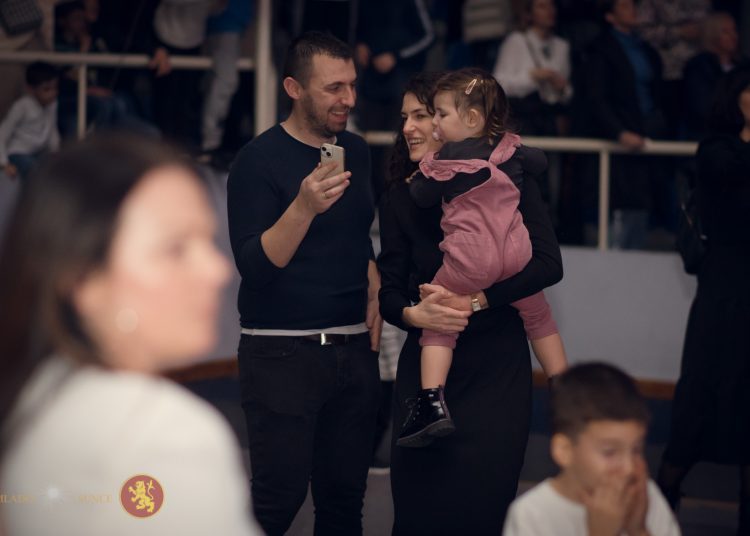 Pogledajte kako je bilo na koncertu ‘Vatra’ u prepunoj dvorani Pecara