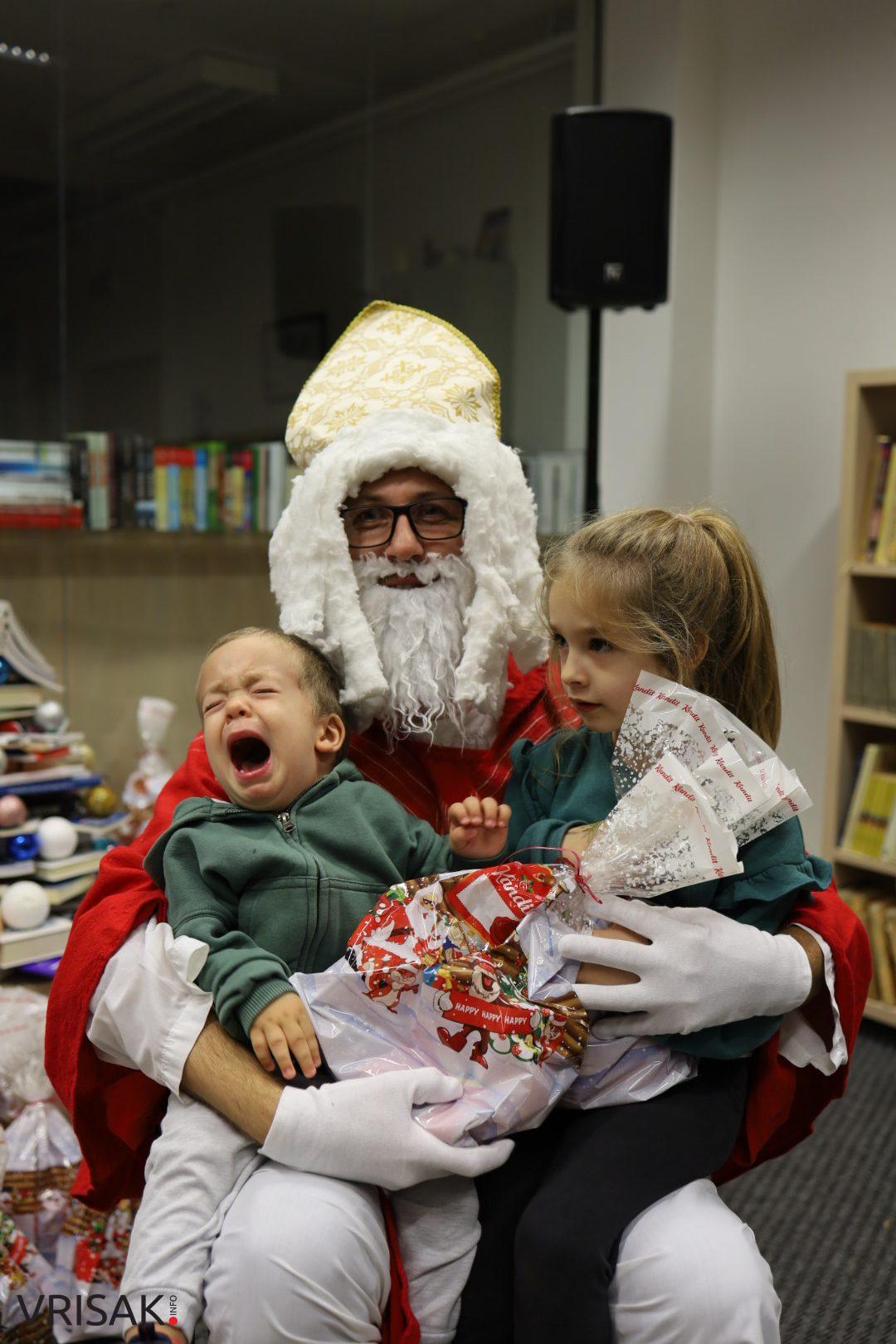 Sveti Nikola darivao najmlađe Širokobriježane (FOTO)