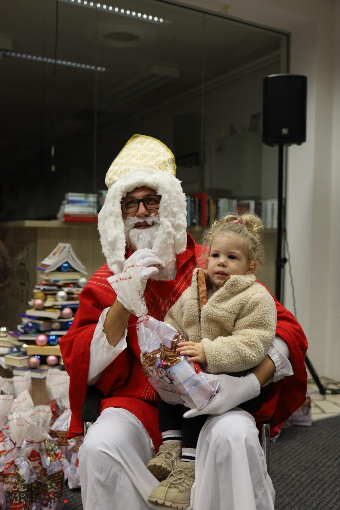 Sveti Nikola darivao najmlađe Širokobriježane (FOTO)