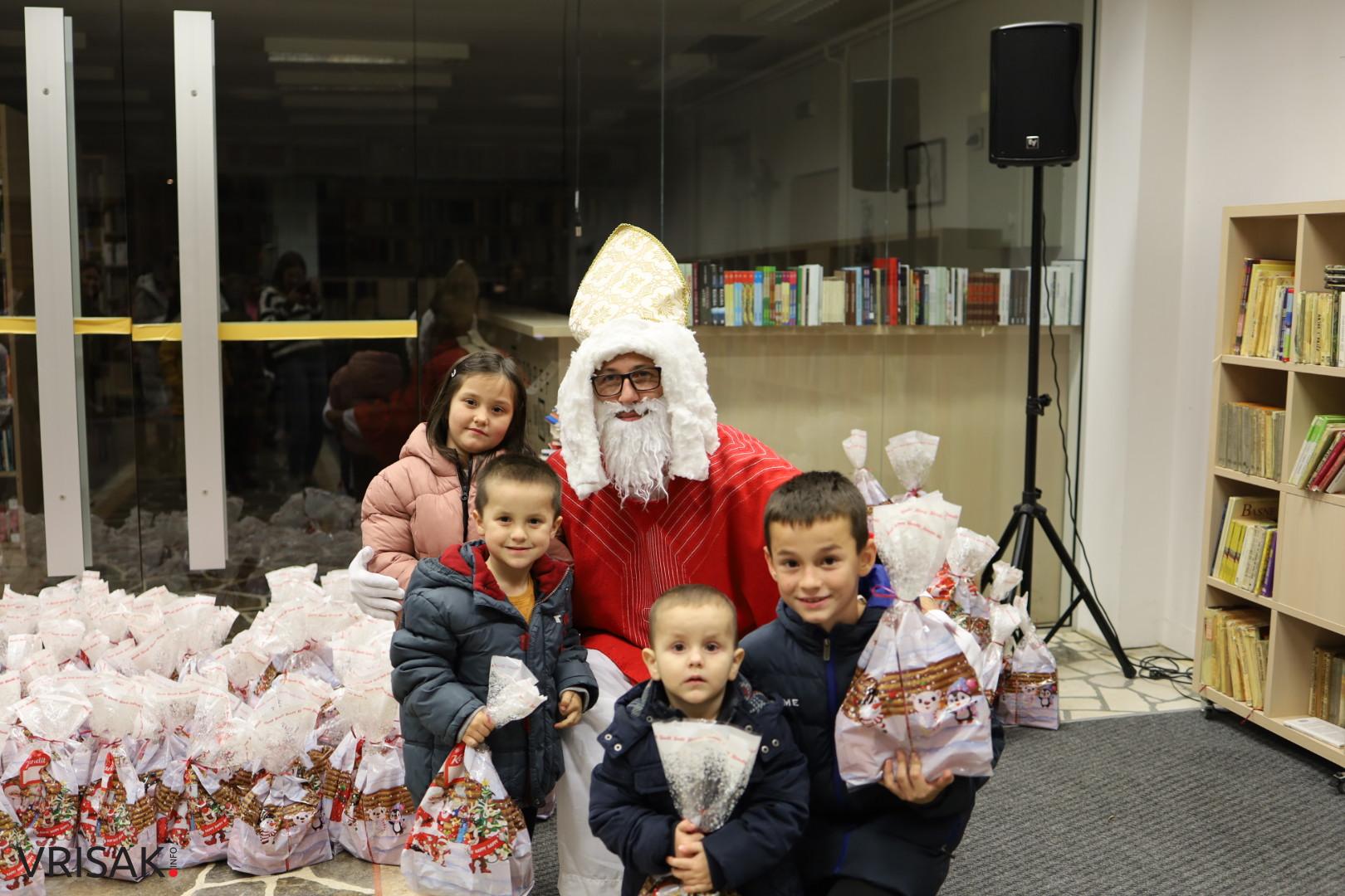 Sveti Nikola darivao najmlađe Širokobriježane (FOTO)