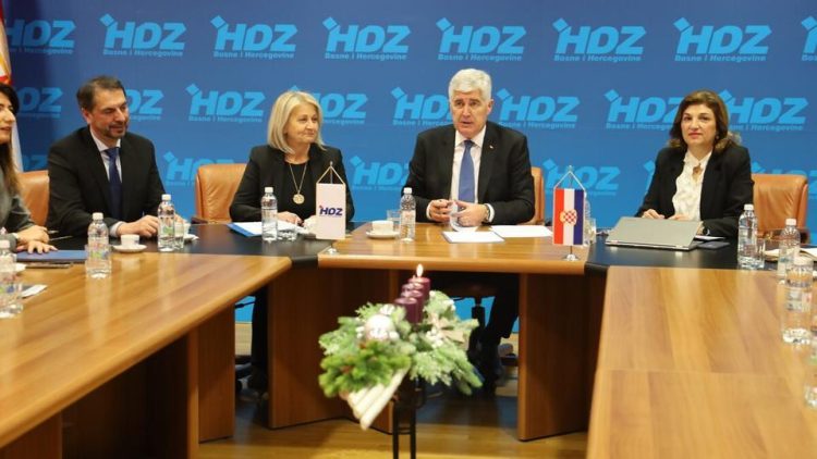 Povijesne promjene, vlast u godini kad i izbori, žena na čelu Vijeća ministara