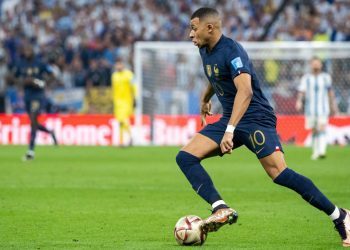 Mbappe postavio tri uvjeta za ostanak u PSG-u
