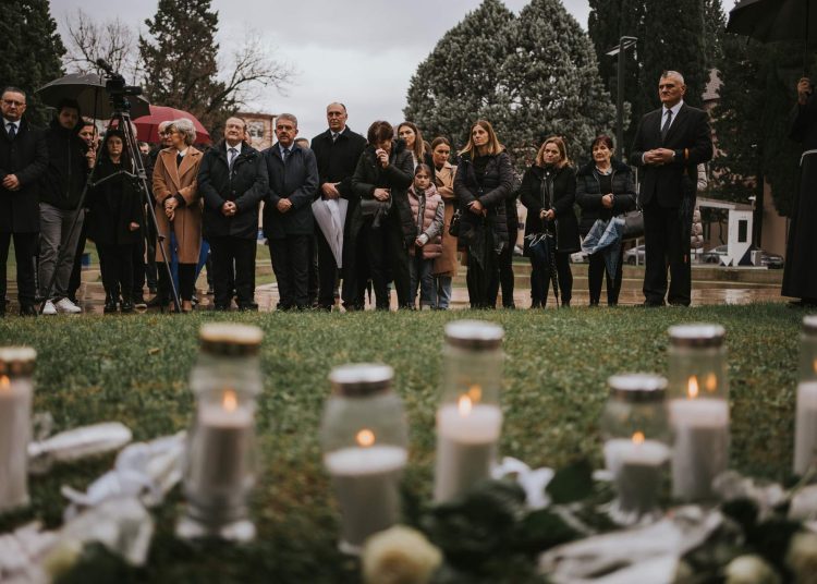 Otkriven Oltar znanja u spomen preminulim studentima i djelatnicima Sveučilišta u Mostaru