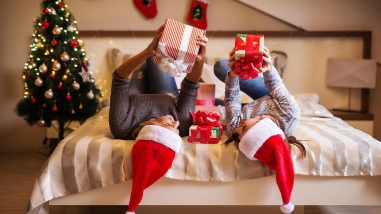 Znate li zašto su baš crvena, zelena i zlatna božićne boje? Evo u čemu je njihova simbolika