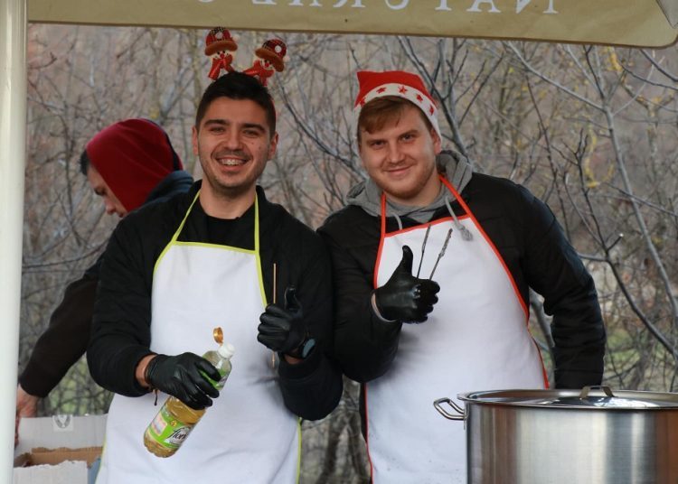 Humanitarni advent u Turčinovićima privukao veliki broj posjetitelja