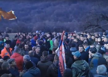 Nova eskalacija na Kosovu: Srbi blokirali put nakon ranjavanja dvojice mladića