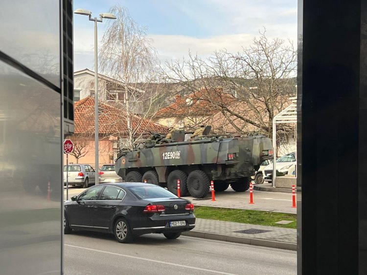 FOTO: Oklopno vozilo u središtu Širokog Brijega!