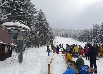 Gužva na Blidinju, mnogi uživaju na snijegu