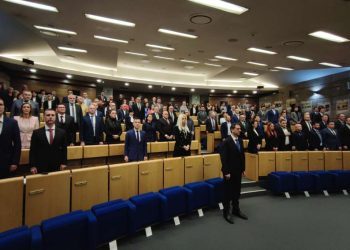 Izaslanici Doma naroda Parlamenta FBiH preuzeli uvjerenja o osvojenom mandatu, poznata imena kandidata za čelnike Doma