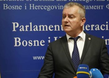 Karamatić “priupita” Novalića: Smatrate li nas budalama ili ne poznajete procedure donošenja zakona?